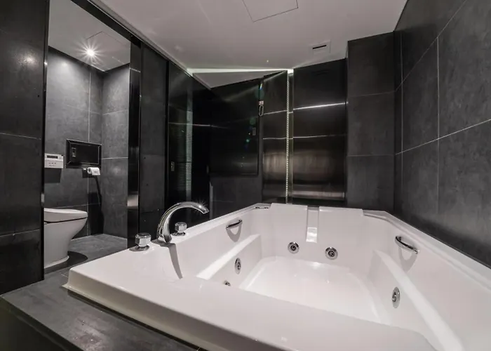Adlige Motel 3*