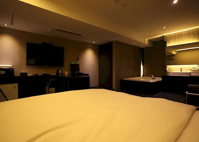 Adlige Motel 3*