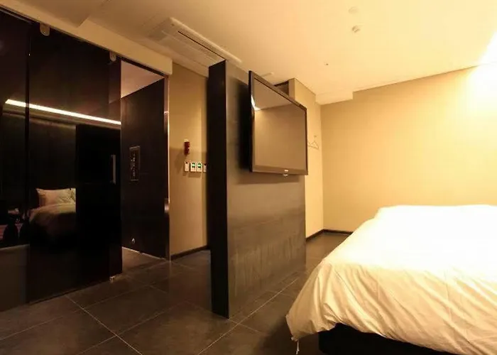 Adlige Motel 3*